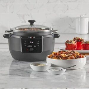NIB Instant Pot Multi-Cooker with Glass Lid 7.5qt